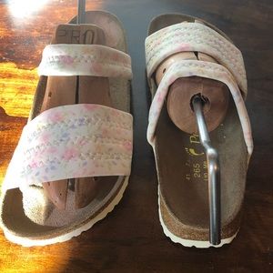 Papillio floral fabric sandals NWOT *RARE*